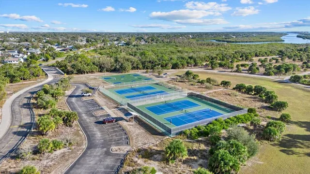 $369,500 | 2701 Shamrock Drive, Venice, FL 34293