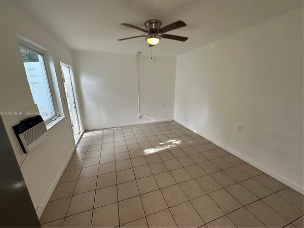 $1,450 | 480 Southwest 10th Street, Unit 6, Miami, FL 33130