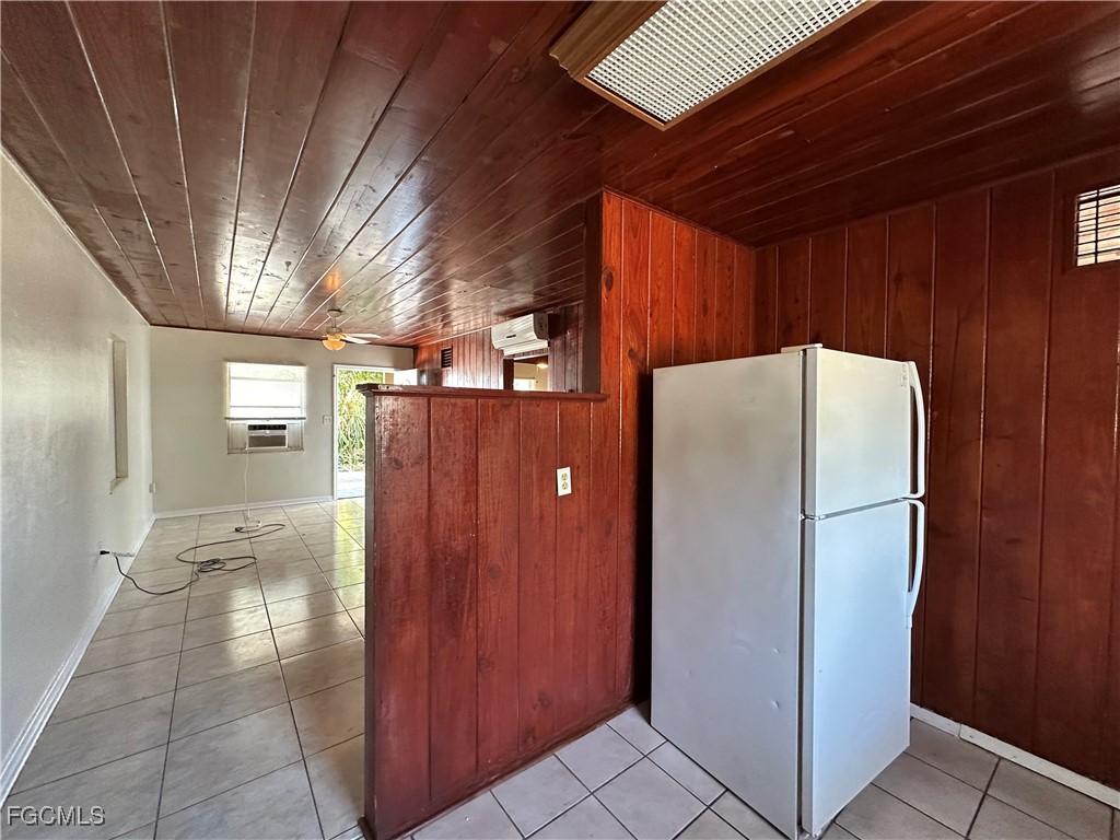 1935 Ricardo Avenue Fort Myers, FL 33901 - Photo 6 of 8