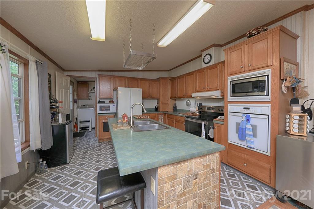 255 Cornwall Road Harmony, NC 28634 - Photo 13 of 40 Gallery Image 13