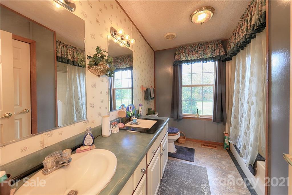 255 Cornwall Road Harmony, NC 28634 - Photo 21 of 40 Gallery Image 21