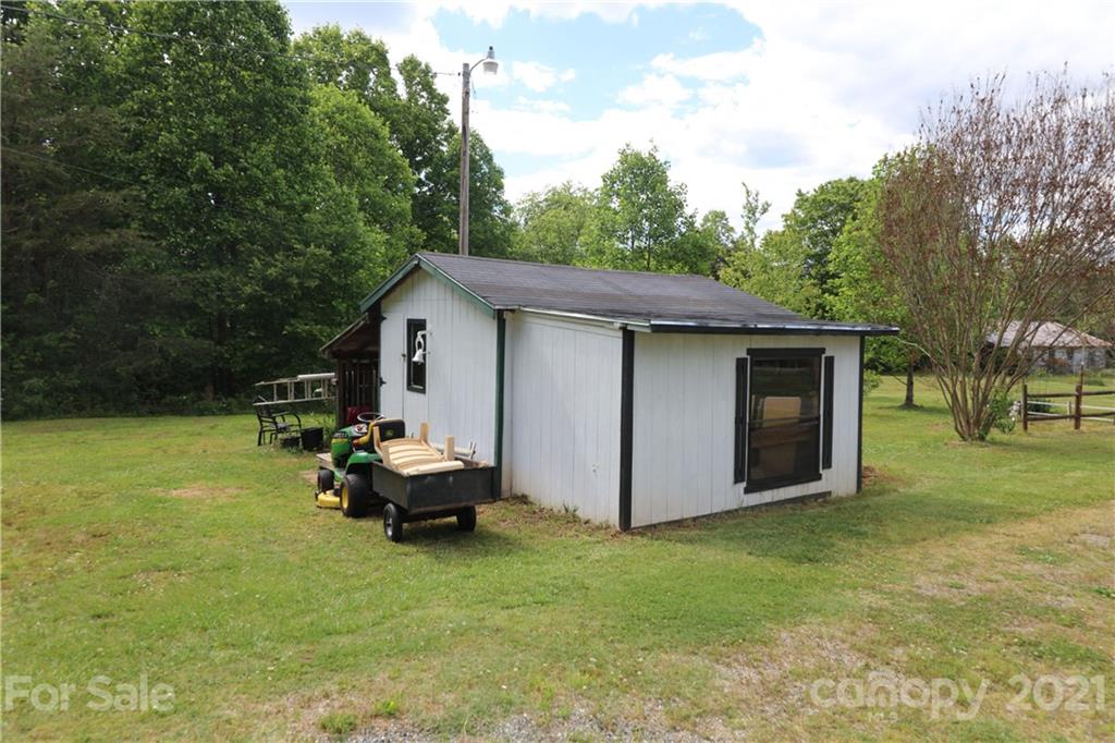 255 Cornwall Road Harmony, NC 28634 - Photo 26 of 40 Gallery Image 26