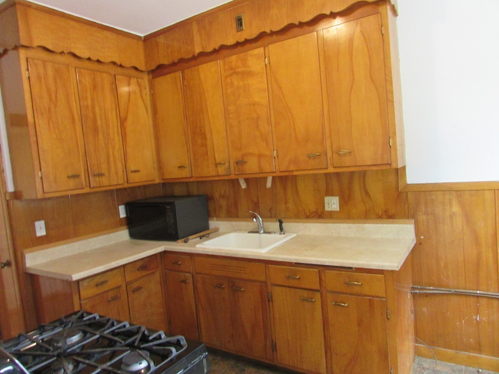 19 Hamilton Road, Unit 5 Brookline, MA 02446 - Photo 11 of 14