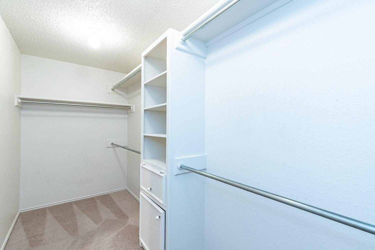 3202 66th Street, Unit A Lubbock, TX 79413 - Photo 23 of 37 L A R G E Closet