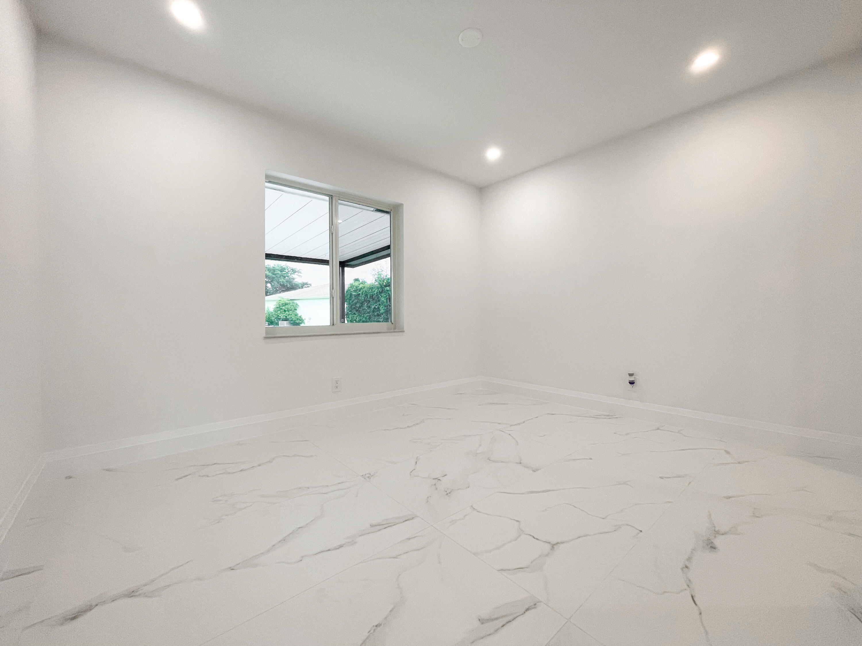 19446 Colorado Circle Boca Raton, FL 33434 - Photo 15 of 45 Bedroom 2
