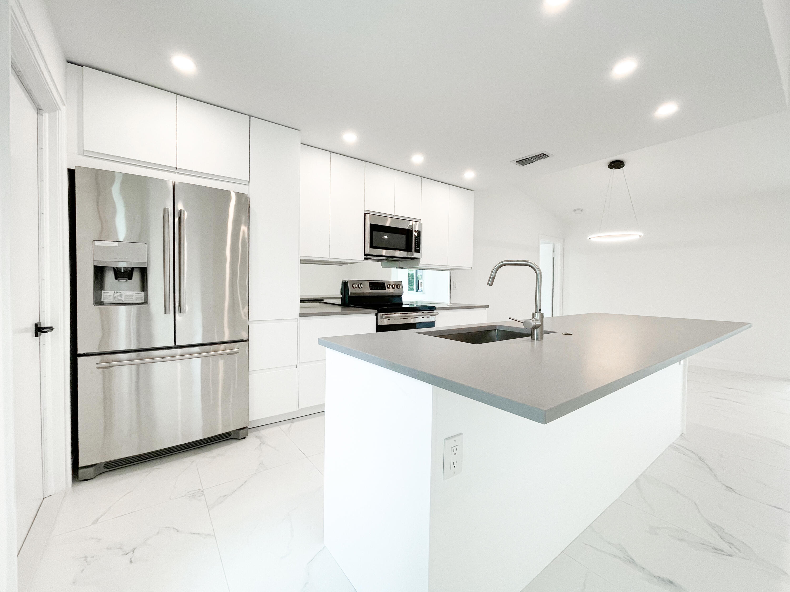 19446 Colorado Circle Boca Raton, FL 33434 - Photo 7 of 45 Kitchen