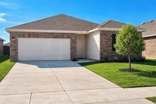 $1,895 | 743 Camden Drive, Lavon, TX 75166