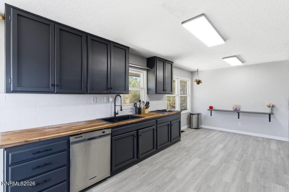 2255 Sutro Drive Reno, NV 89521 - Photo 13 of 32 kitchen1