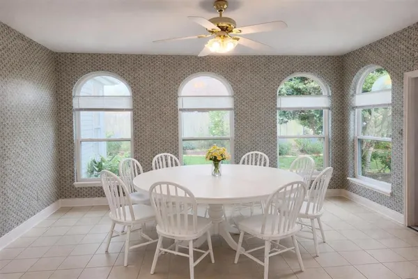 $389,000 | 4215 West Jevon Lane, Lake Charles, LA 70605