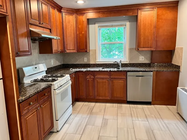$3,600 | 157 Walden Street, Unit 1, Cambridge, MA 02140