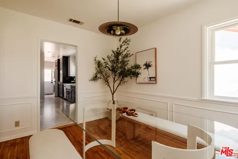 $1,099,000 | 239 West Fairview Boulevard, Inglewood, CA 90302
