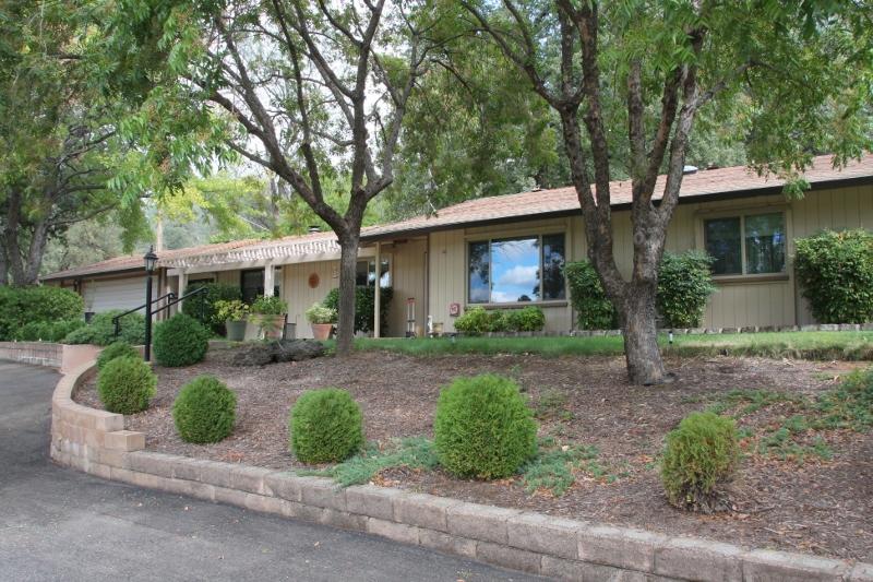 8891 Simmons Road Redding, CA 96001 - Photo 1 of 25 IMG_6906