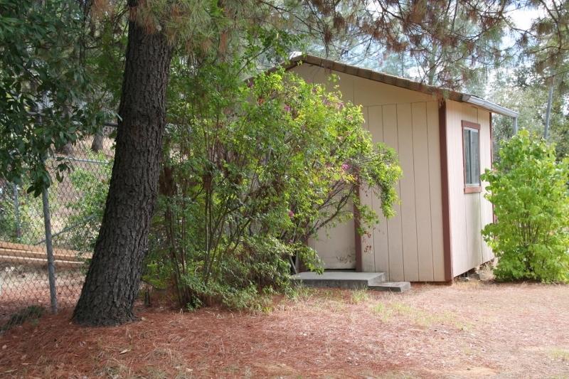 8891 Simmons Road Redding, CA 96001 - Photo 18 of 25 IMG_6907 (800x533)