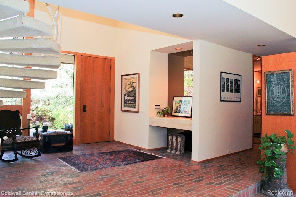 32000 Evergreen Road Franklin, MI 48025 - Photo 10 of 24 IMG_1034.jpg