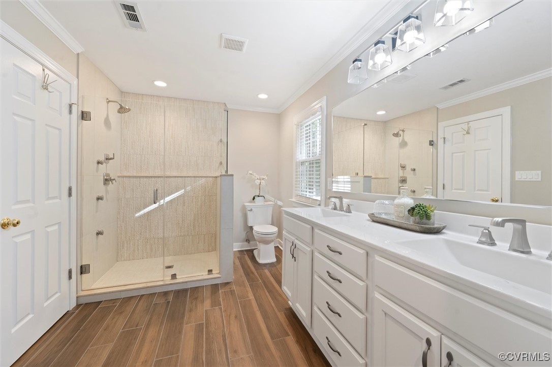 4107 Poplar Grove Road Midlothian, VA 23112 - Photo 9 of 38 a bathroom with a tub sink and mirror