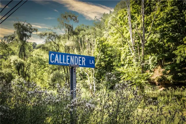 a picture of a building