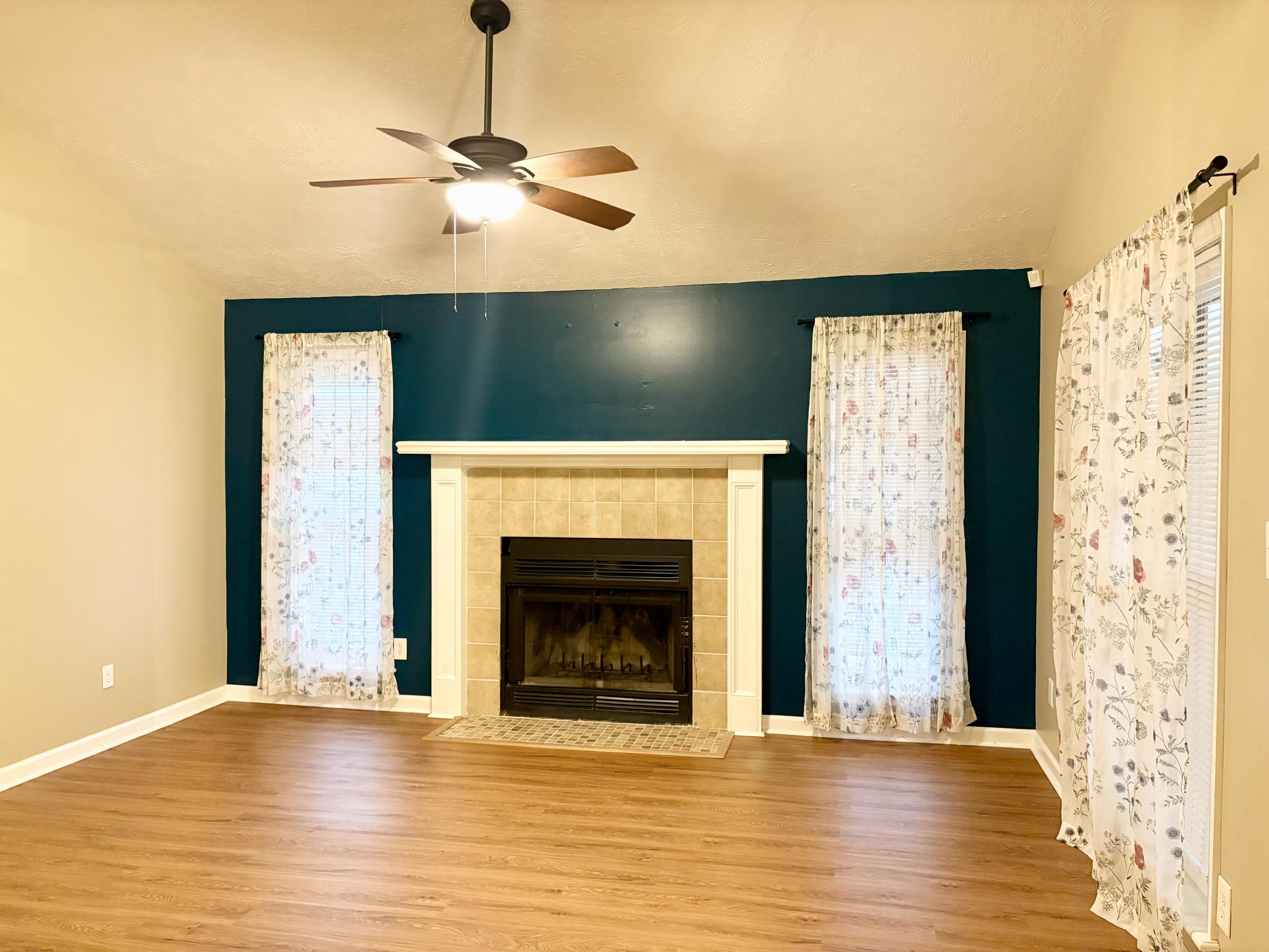 2818 Ferret Court Augusta, GA 30907 - Photo 4 of 21 Living Room with Vaulted Ceiling