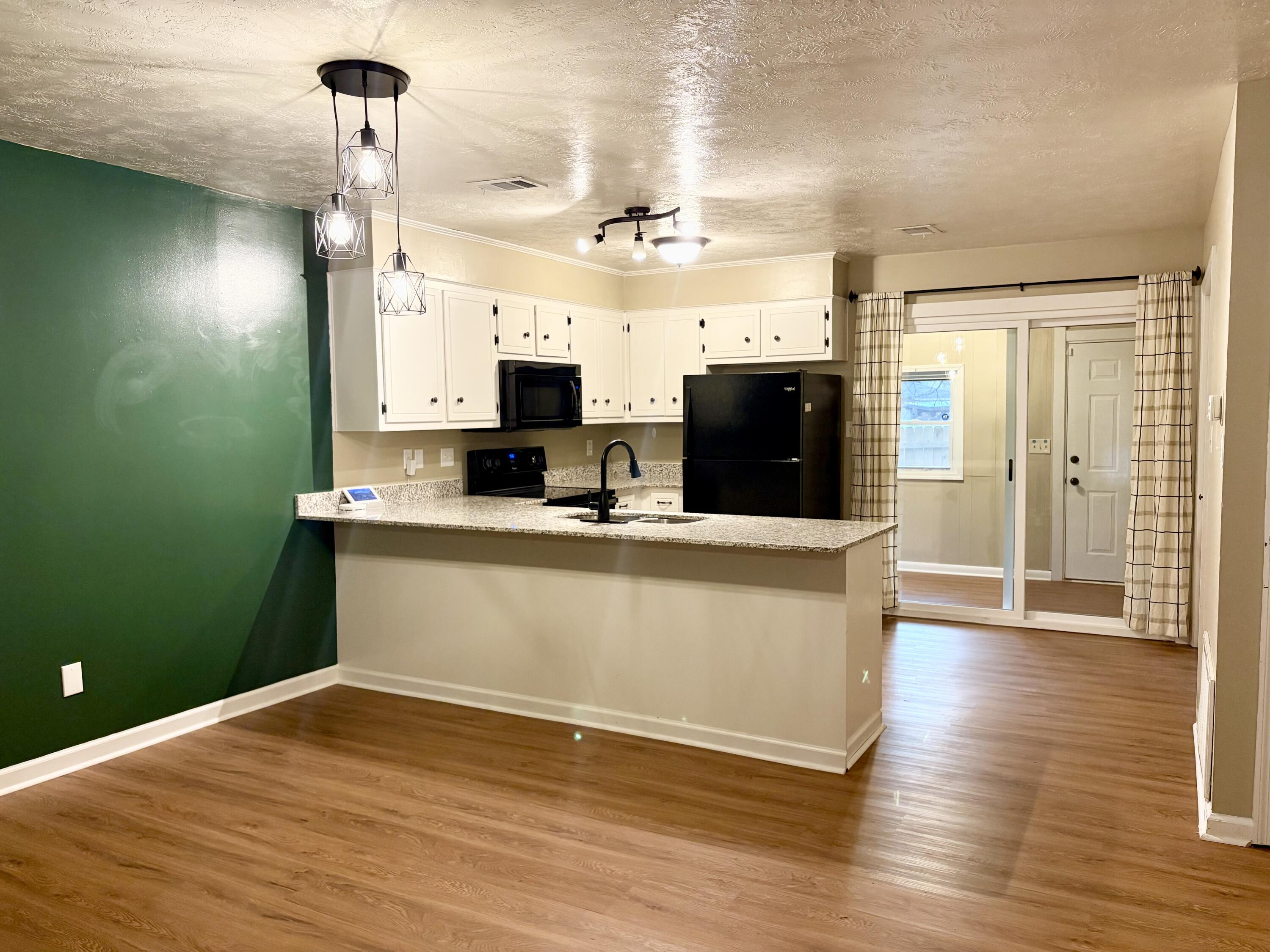 2818 Ferret Court Augusta, GA 30907 - Photo 5 of 21 Kitchen with Dining Area