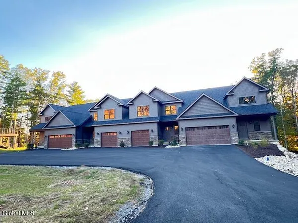 $650,000 | 24 Hill Crest Lane, Unit 6, Lake George, NY 12845