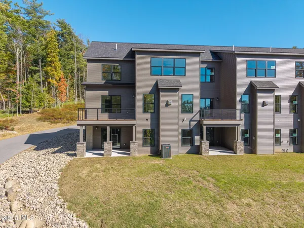 $650,000 | 24 Hill Crest Lane, Unit 6, Lake George, NY 12845