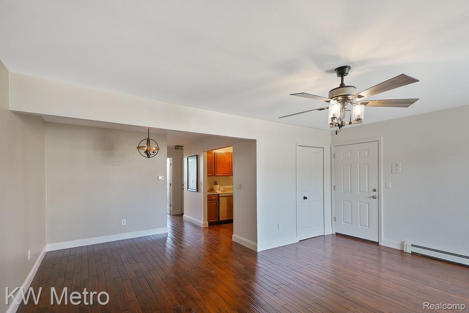 4917 North Crooks Road Royal Oak, MI 48073 - Photo 3 of 13 dsc05850-dsc05852.jpg