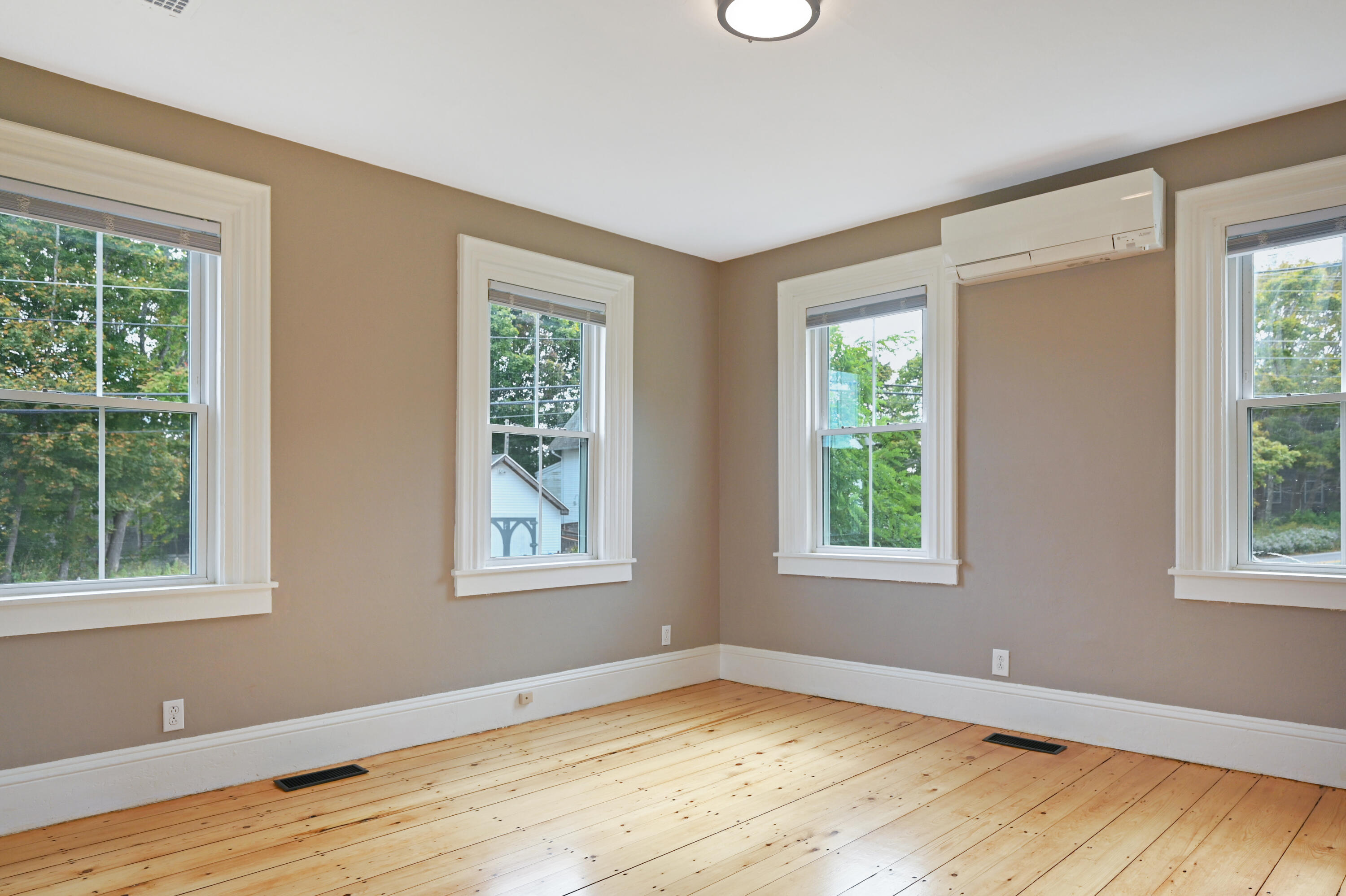 1738 Harpswell Islands Road Orrs Island, ME 04066 - Photo 28 of 39 Living Room