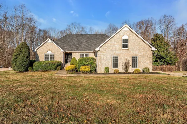 $750,000 | 1094 Paradise Drive, Greenbrier, TN 37073