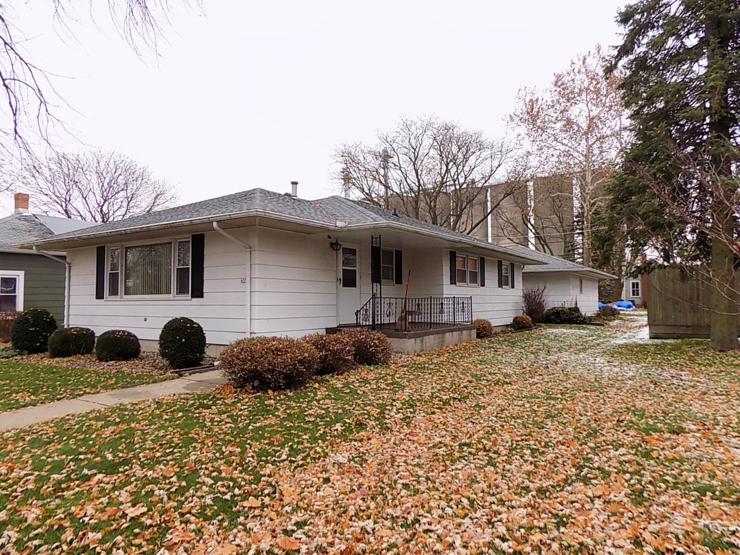 435 Sylvan Avenue Grand Ridge, IL 61325 - Photo 1 of 14 a view of a house with a yard