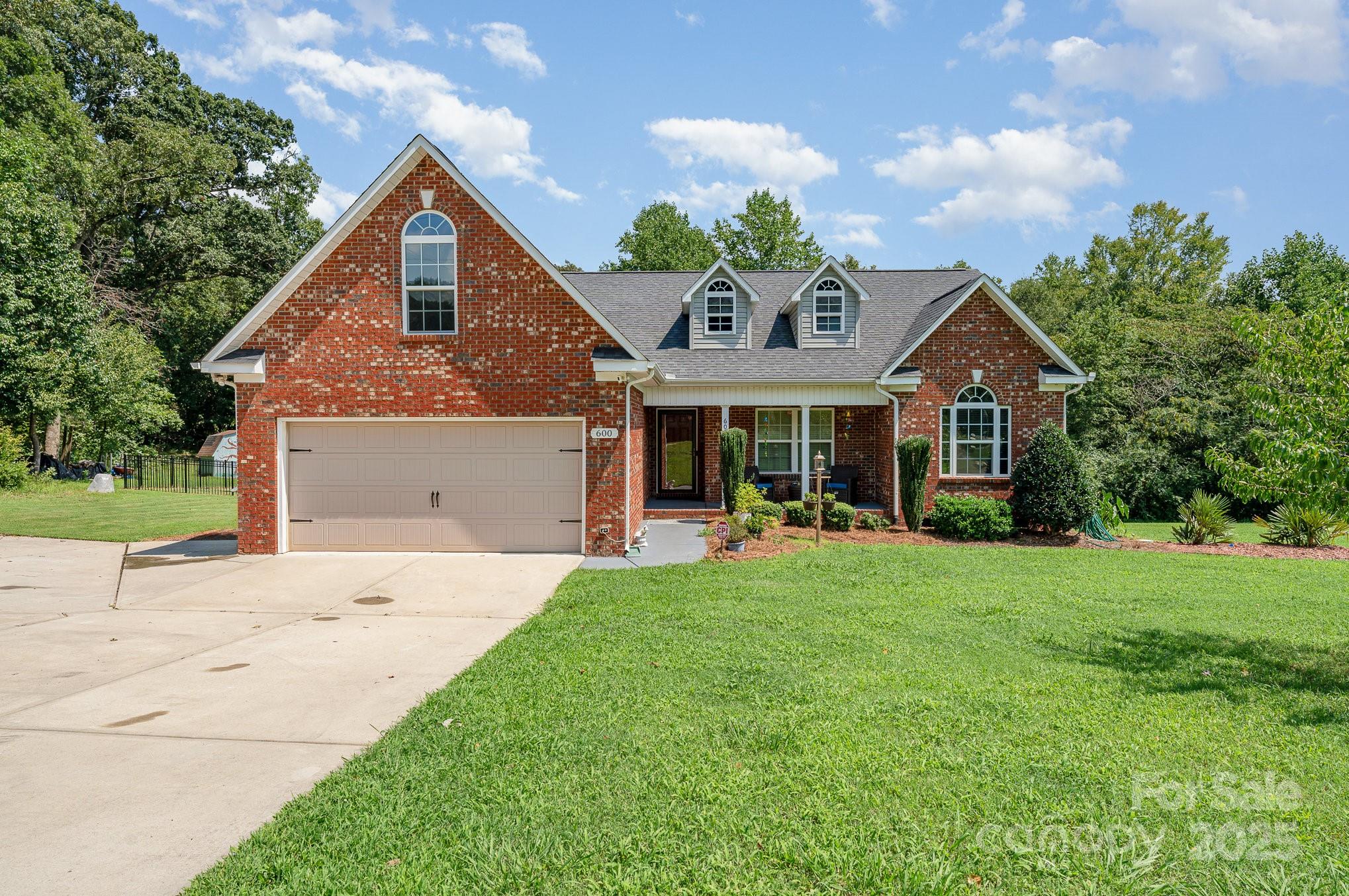 600 Old Hardin Road Dallas, NC 28034 - Photo 2 of 37 Gallery Image 2