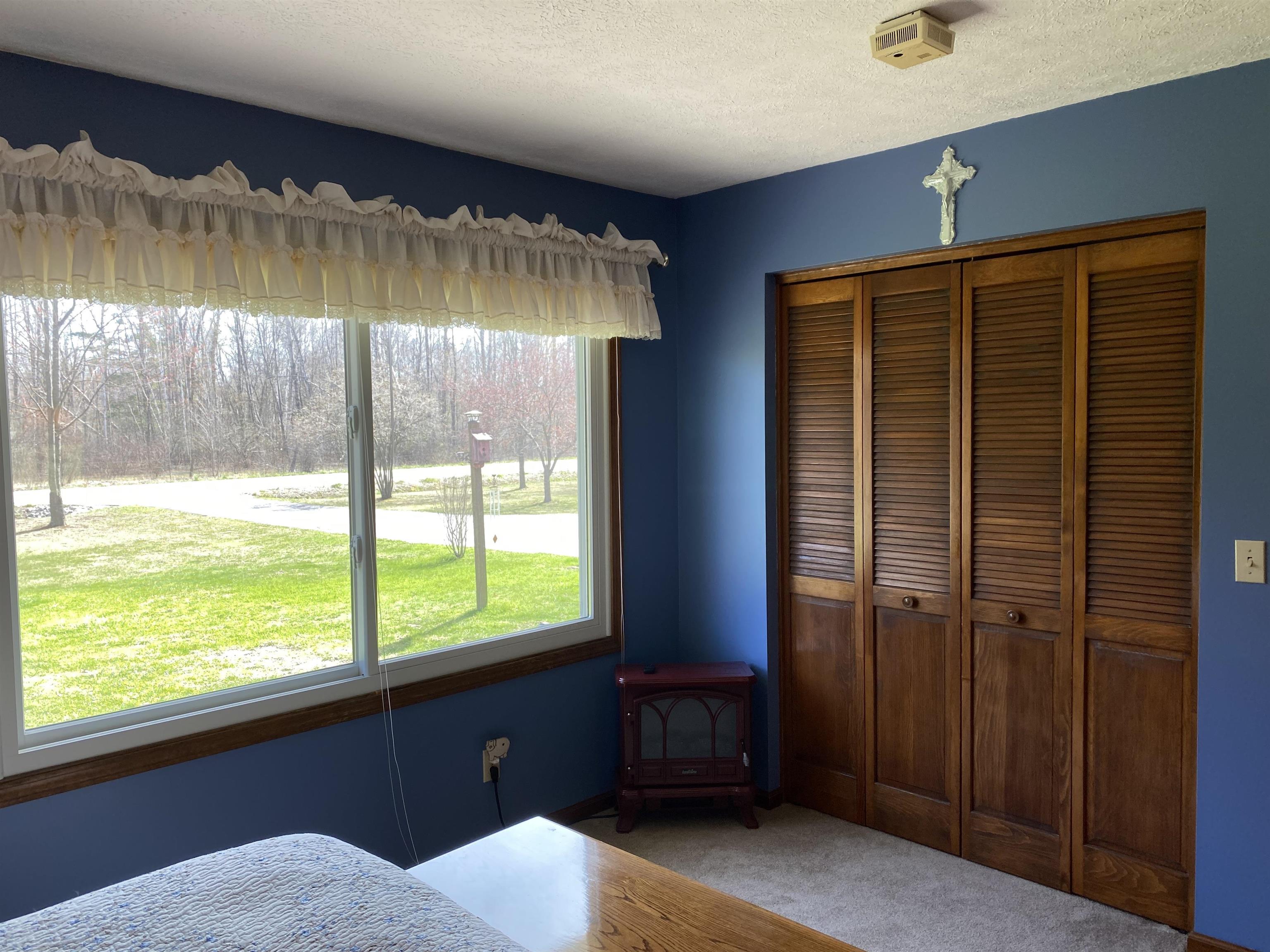 5680 Salt River Road Shepherd, MI 48883 - Photo 23 of 46 1899378-22.JPG