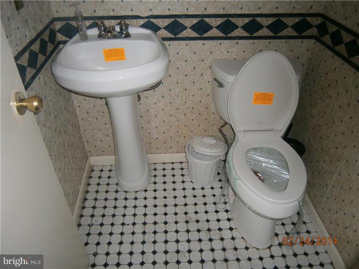 91 Home Road Horsham, PA 19040 - Photo 7 of 13 Bathroom