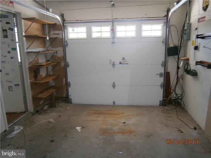 91 Home Road Horsham, PA 19040 - Photo 8 of 13 Garage