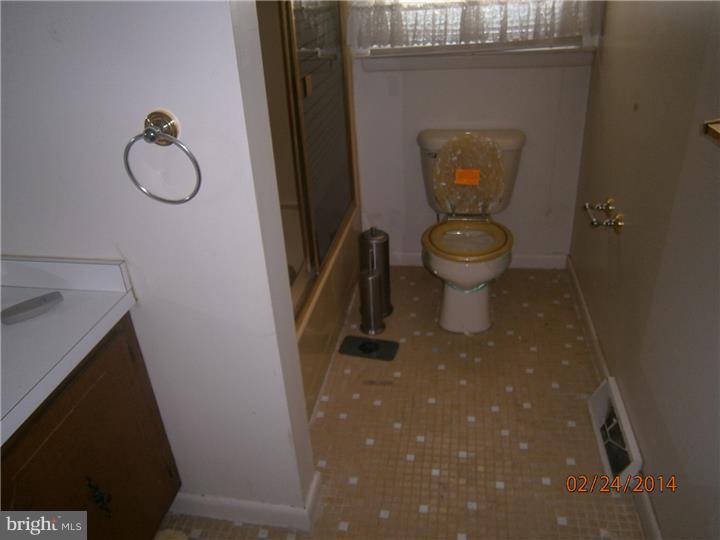 91 Home Road Horsham, PA 19040 - Photo 9 of 13 Bathroom
