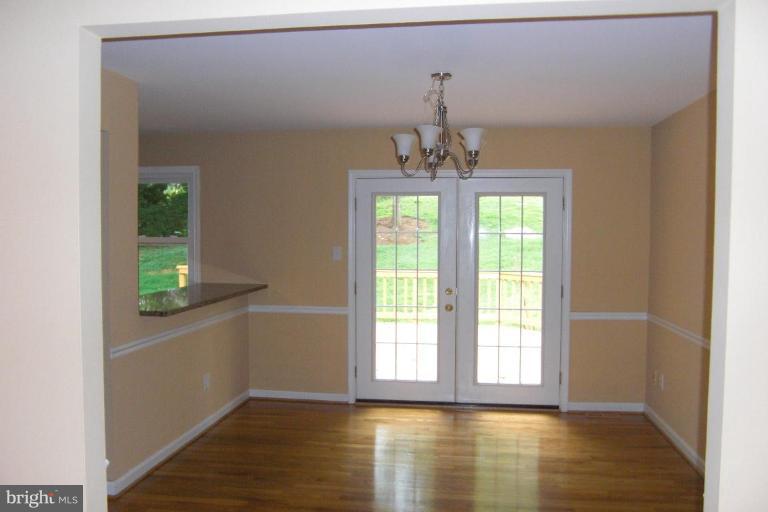 6146 Chesterbrook Road McLean, VA 22101 - Photo 3 of 6 Dining Area