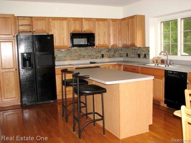 1792 Bliss Court Rochester, MI 48307 - Photo 4 of 13 4 Kitchen