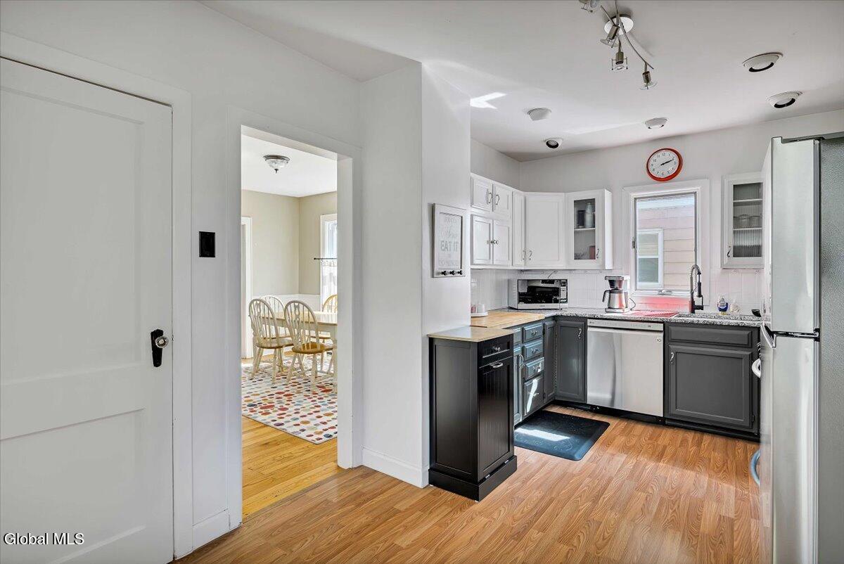 79 Academy Road Albany, NY 12208 - Photo 13 of 37 17-P1560004