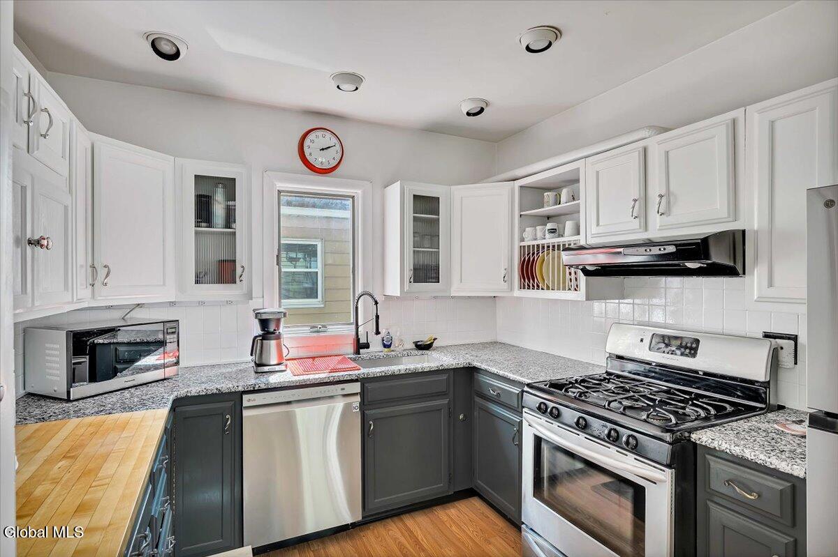 79 Academy Road Albany, NY 12208 - Photo 14 of 37 16-P1559997