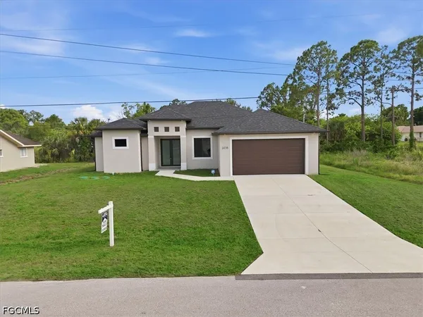 $2,200 | 1436 Graham Circle, Lehigh Acres, FL 33936