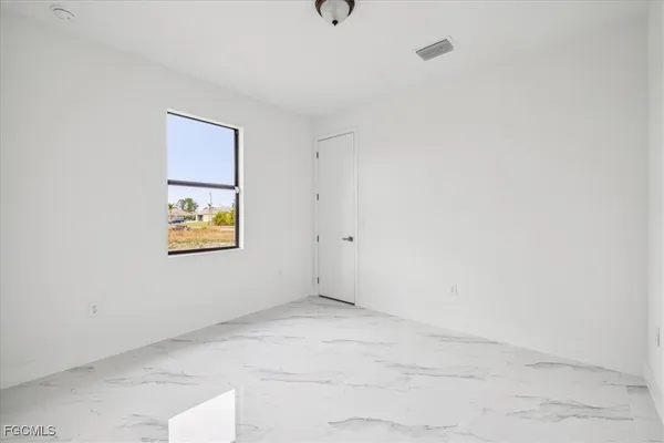 $2,200 | 1436 Graham Circle, Lehigh Acres, FL 33936