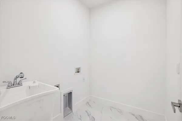 $2,200 | 1436 Graham Circle, Lehigh Acres, FL 33936