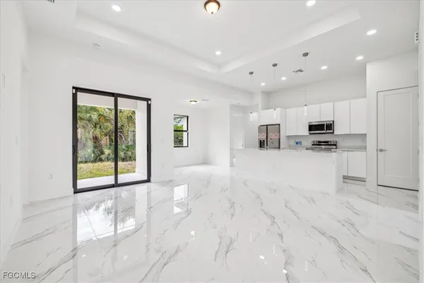 $2,200 | 1436 Graham Circle, Lehigh Acres, FL 33936