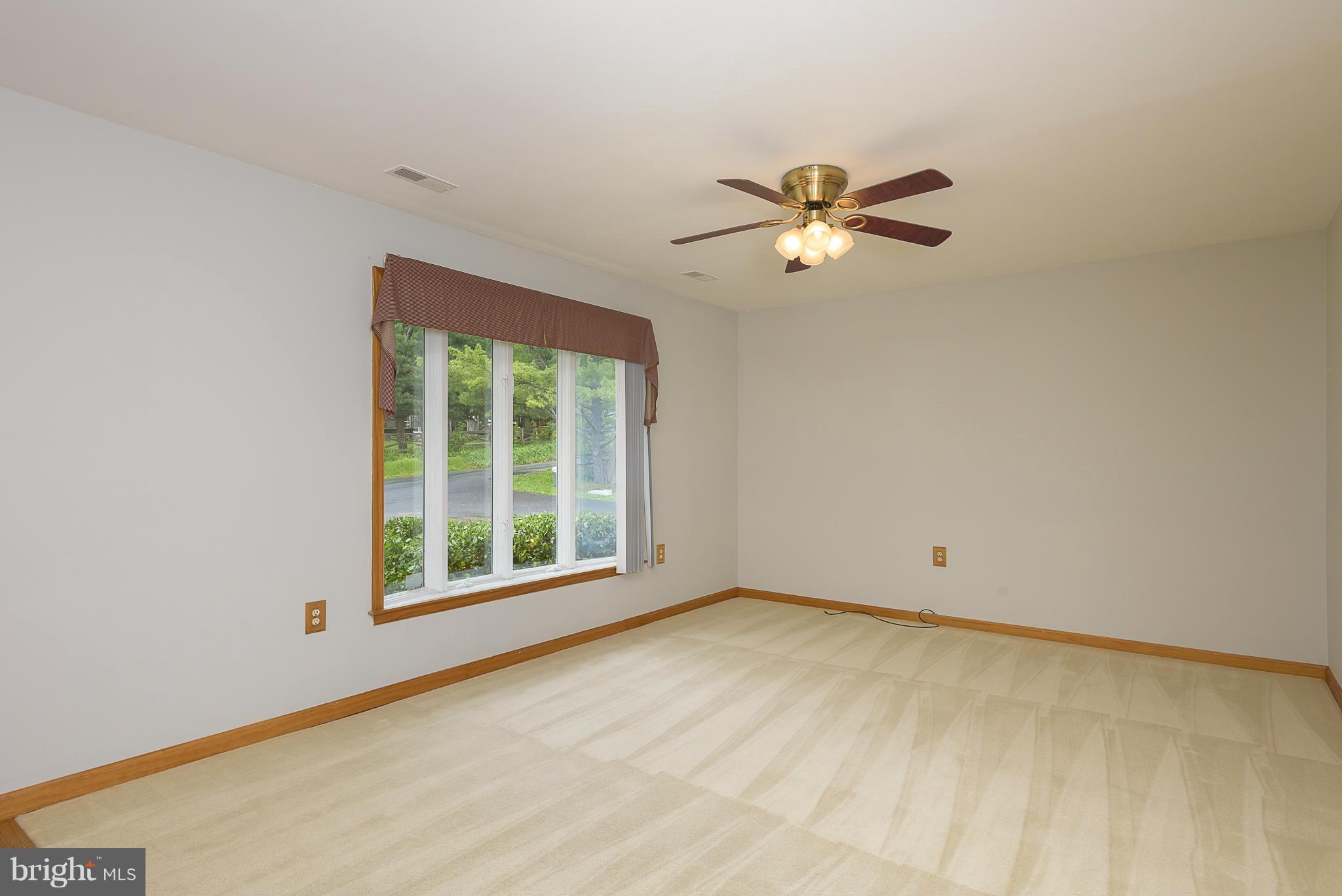 1363 Old Manchester Road Westminster, MD 21157 - Photo 5 of 30 Living Room