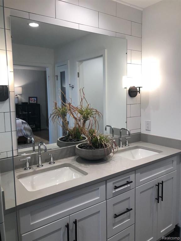 2853 Hardwick Road, Unit 110 Ann Arbor, MI 48105 - Photo 7 of 14