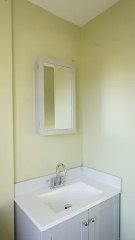 $2,200 | 1621 Stratford Avenue, Unit 3, Stratford, CT 06615