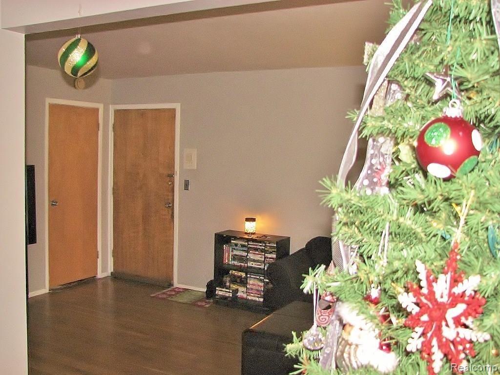 29478 Hoover Road Warren, MI 48093 - Photo 12 of 21 12232014 288 (1024x768).jpg