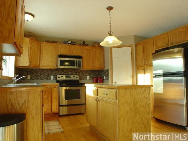 31 Cliff Ridge Court Hudson, WI 54016 - Photo 2 of 14 Gallery Image 2