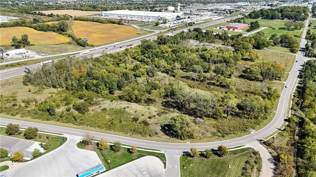 $825,000 | 2401 Northeast Coronado Drive, Blue Springs, MO 64029