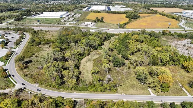 $825,000 | 2401 Northeast Coronado Drive, Blue Springs, MO 64029