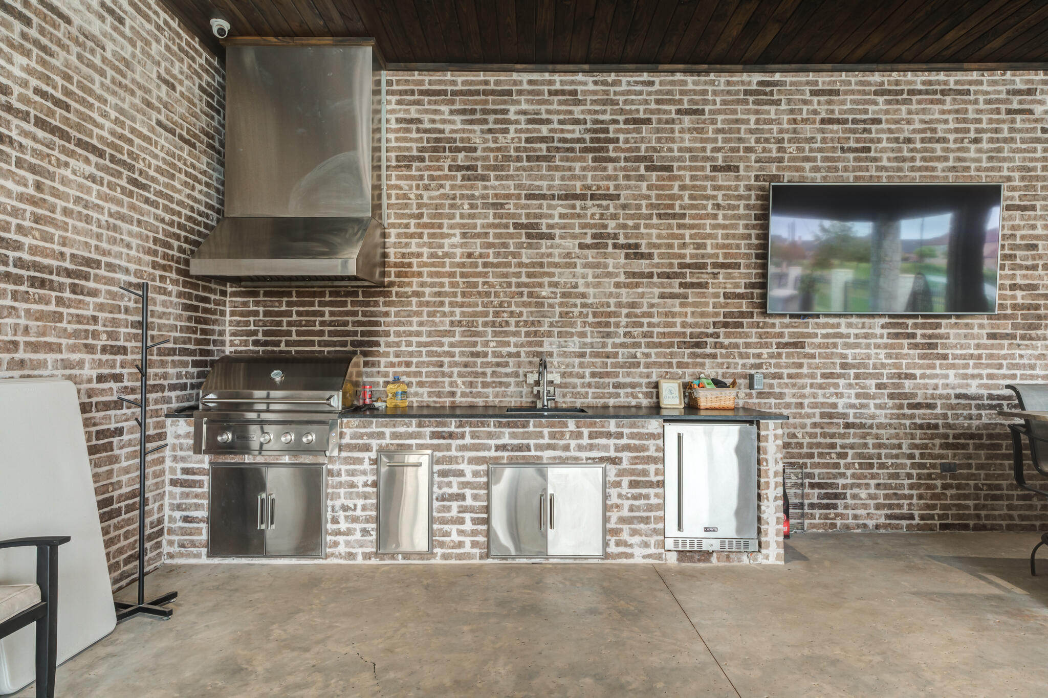 4003 104th Street Lubbock, TX 79423 - Photo 101 of 111 4003-104th-St_Lubbock-TX_98_Outdoor-Kitc