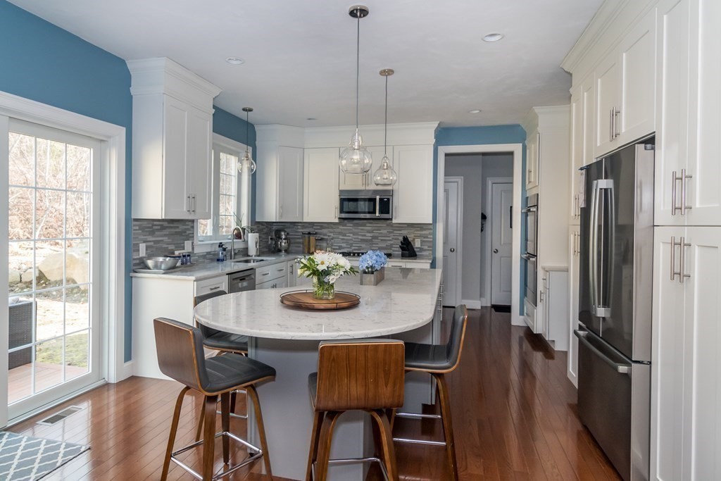 49 Field Pond Road Milford, MA 01757 - Photo 3 of 32 Gallery Image 3